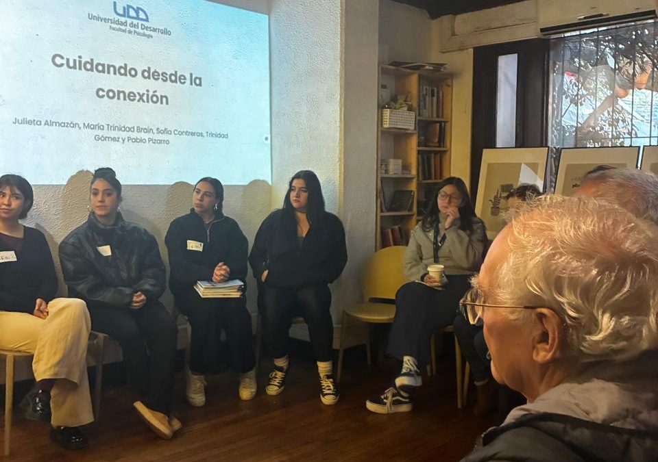 Quinto Encuentro de Familias fortalece redes de cuidado en alianza con la Universidad del Desarrollo y el Gobierno de Santiago