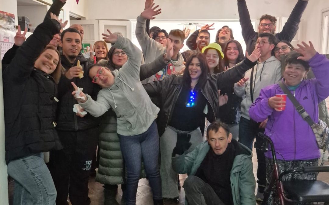 Celebramos con éxito jornada inclusiva «Karaoke Crescendo» en el marco de nuestro Programa Amistades.